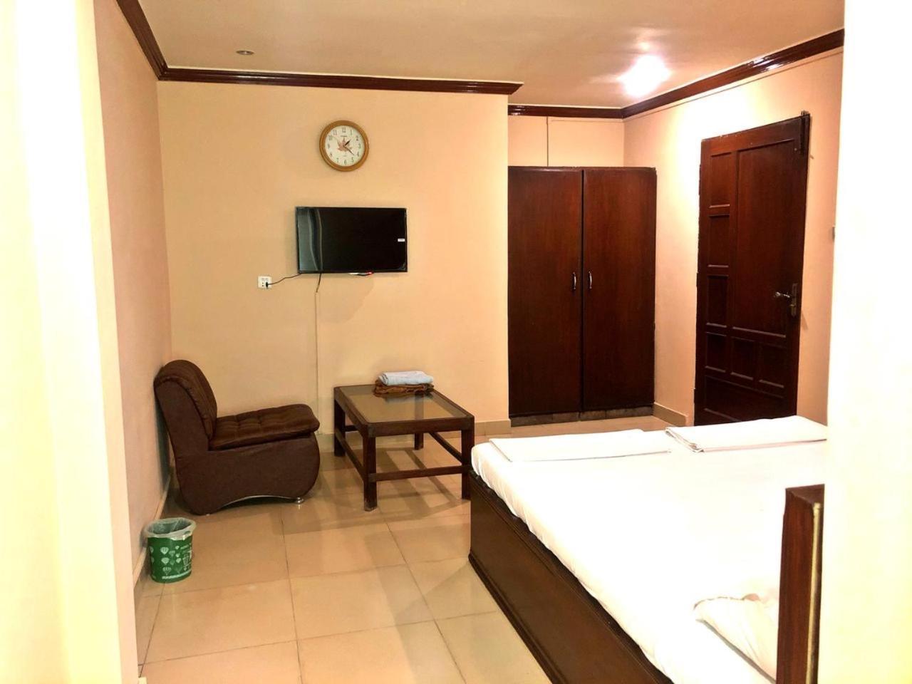 Babar House 호텔 파이살라바드 외부 사진